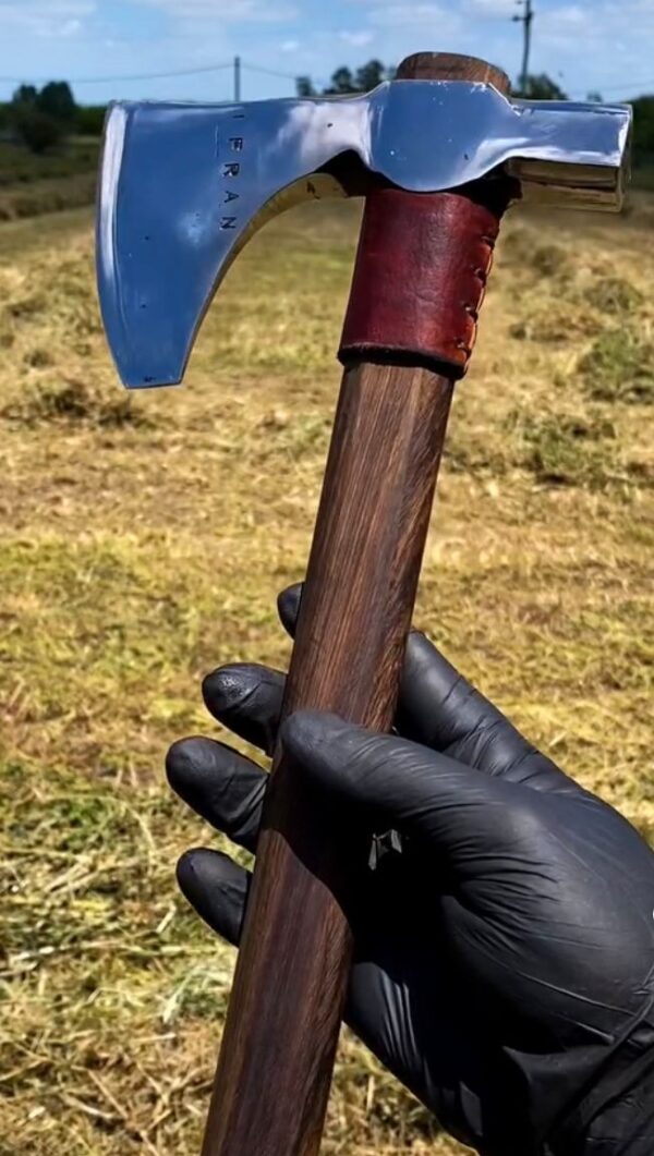 Hacha tomahawk
